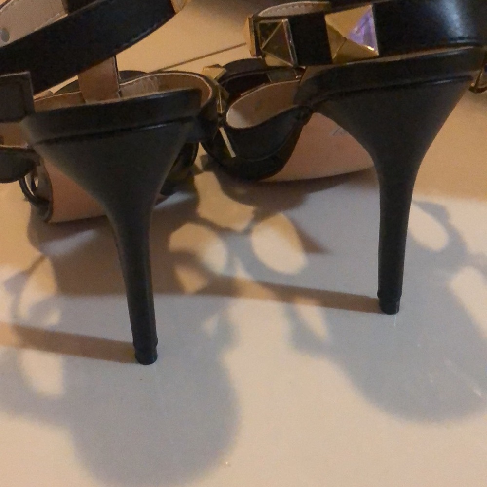 NWOT heels Valentino style with rock studs in gold color  size 9❤️ - Picture 3 of 4